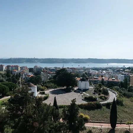 Stunning Panoramic River View Belem Flat Appartement